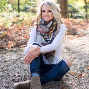 Meet your Posher, Alexis